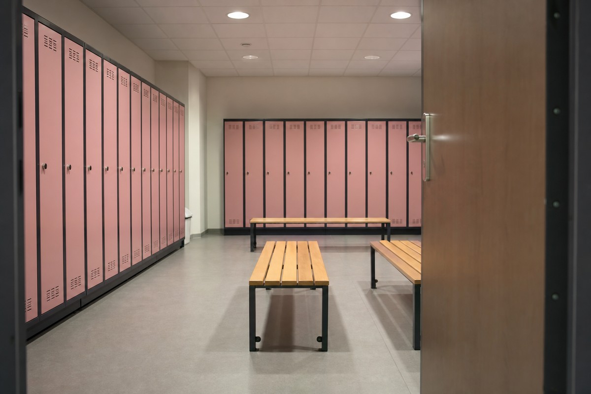 NSPCC schrapt kleedkamerregel voor scholen — en laat niemand aanwijzen wie dat besloot